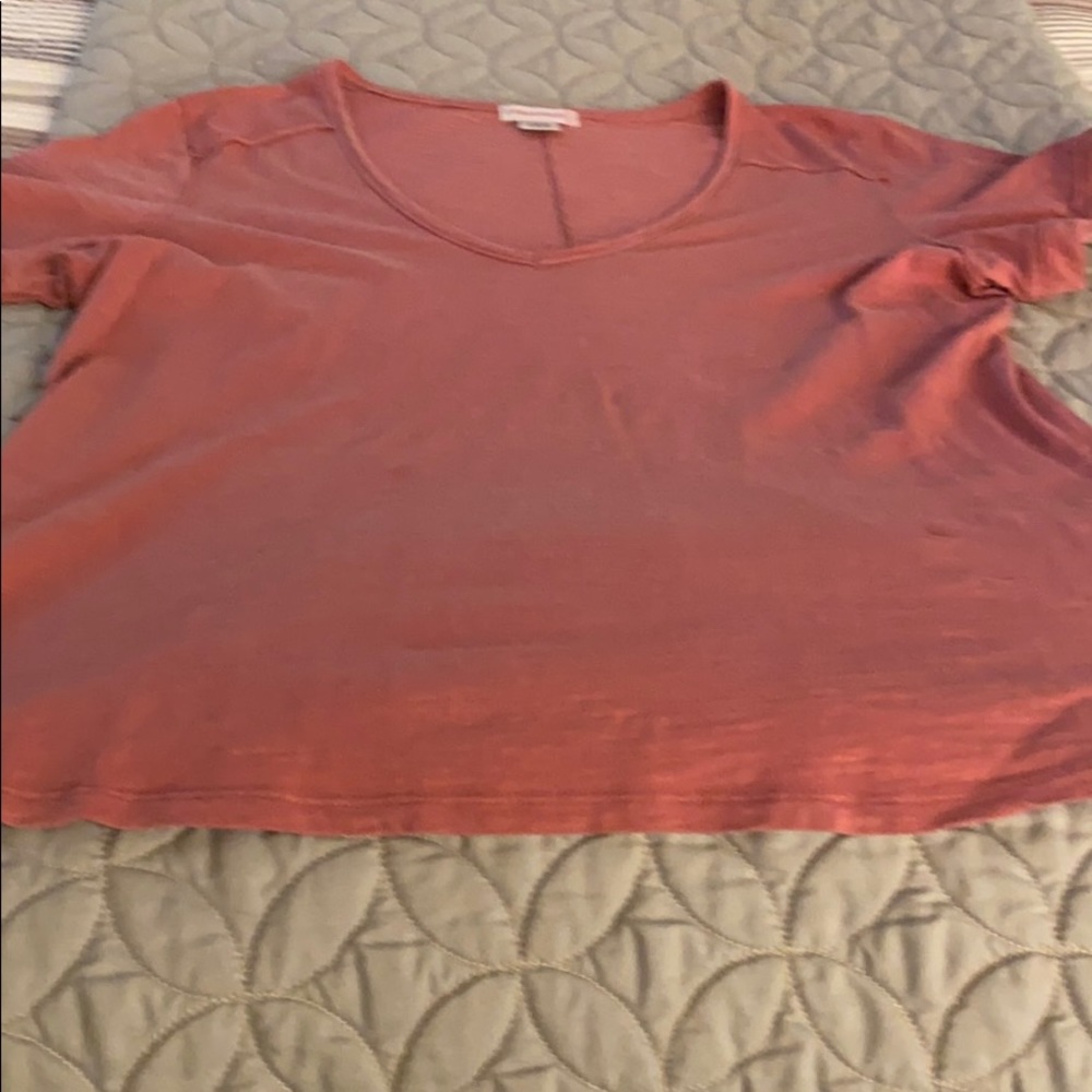 WEARABLES T SHIRT